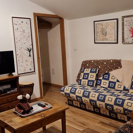 La Thibaudiere Gite 70M2 Mirebeau Exterior foto